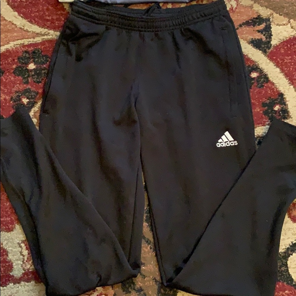 Adidas outfit black and gray